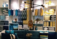 قد لا تليق بعض عناصر الأثاث مع بقية ديكورات أو تصميم البيت1118341803